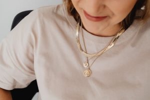 How to Layer Necklaces Like a Parisian Fashion Editor